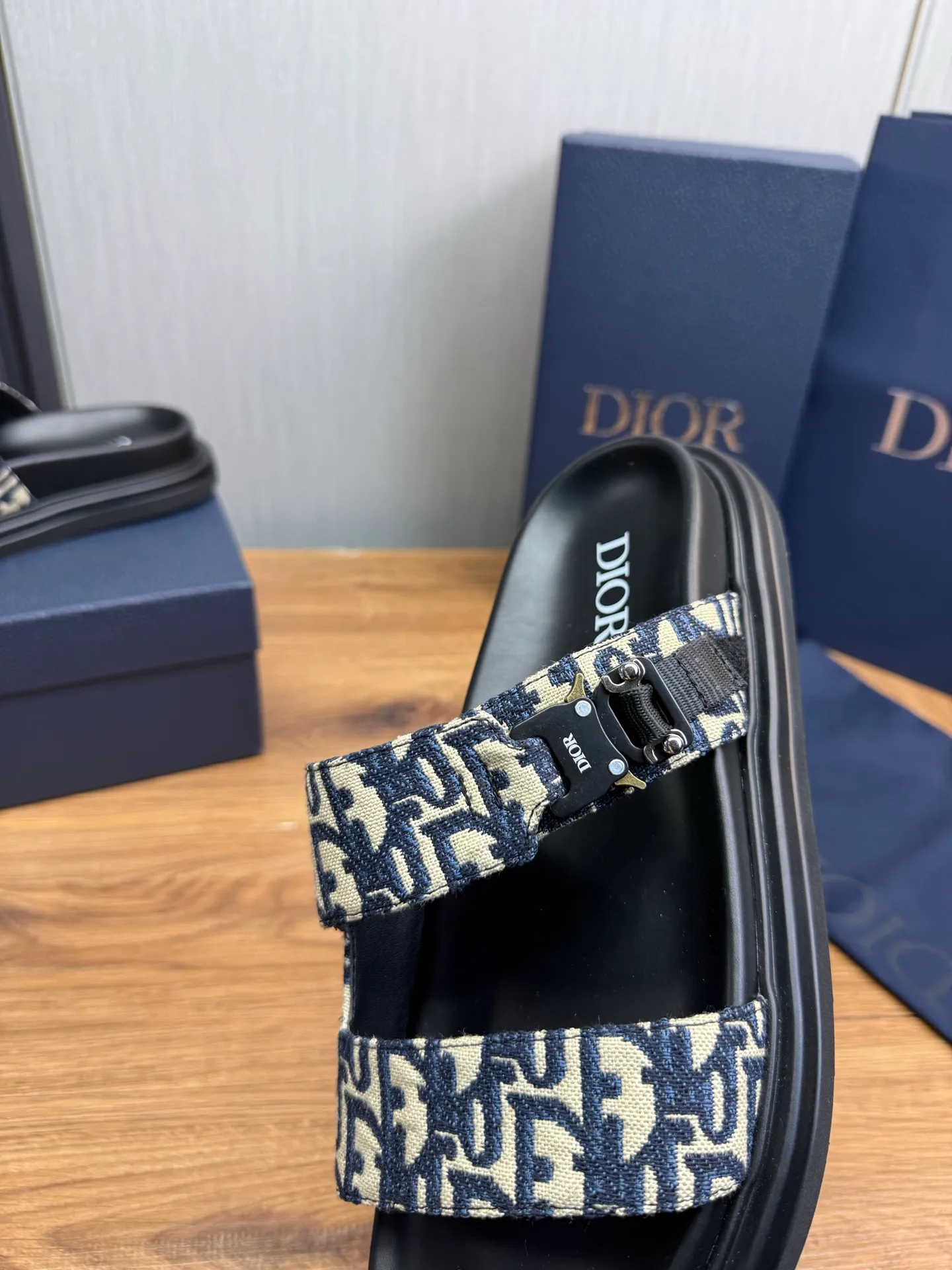 Men's shoes 300💰 Dior. Men's slippers🩴 Official website 1:1 production 38-45 size 45 46 🉑️Customized original material shipped✅
